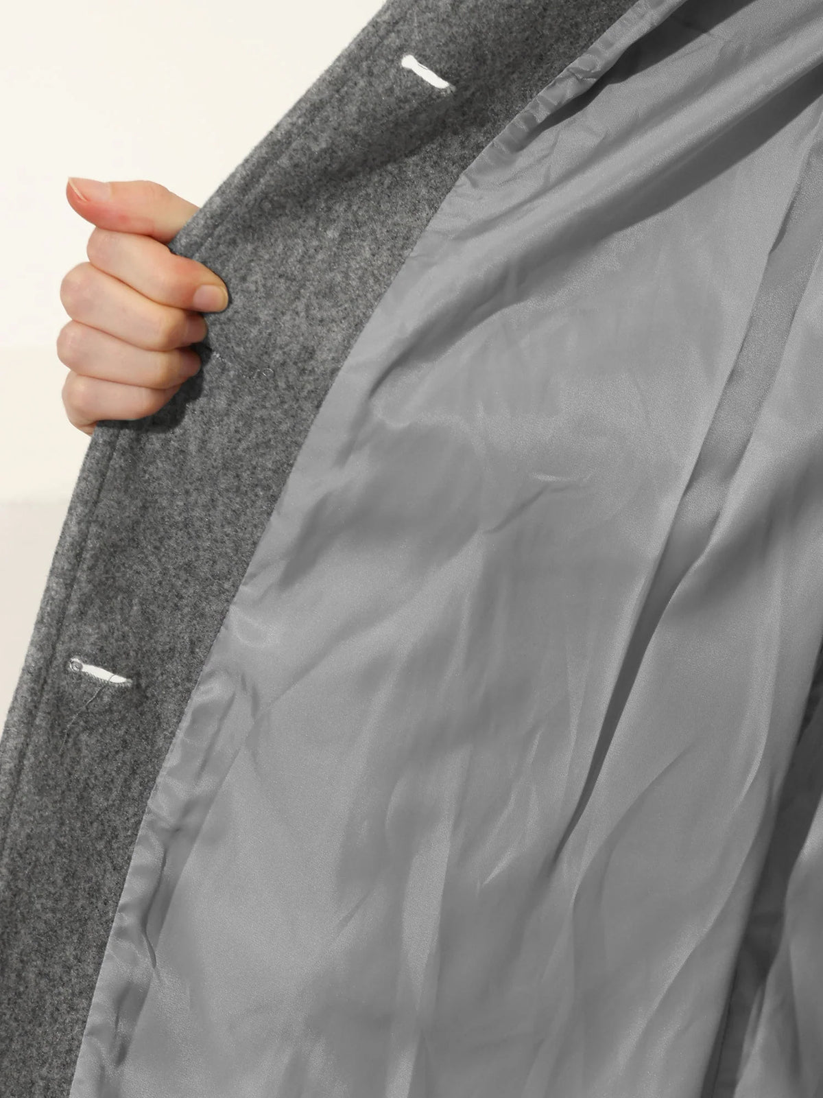 Winter Trench Coat – Stay Warm with Effortless Style 4